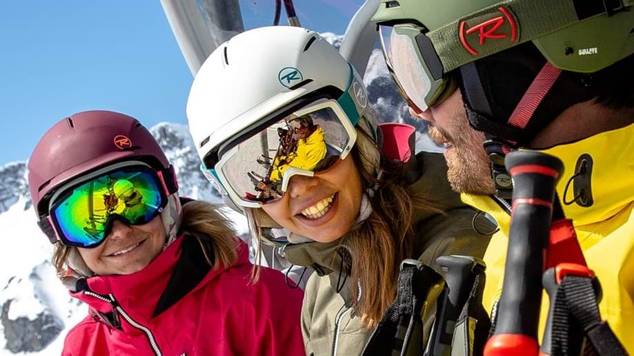 Quelle est la Meilleure Housse Casque de Ski ? L'Avis d'un Skieur