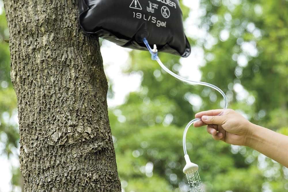 équipement camping douche solaire