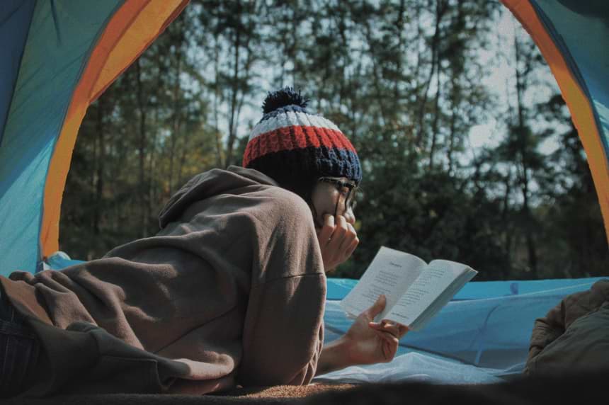 lecture livre loisirs camping