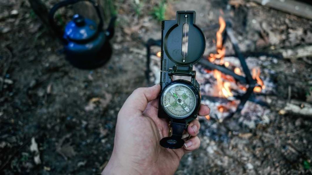 Boussole de survie en plein air