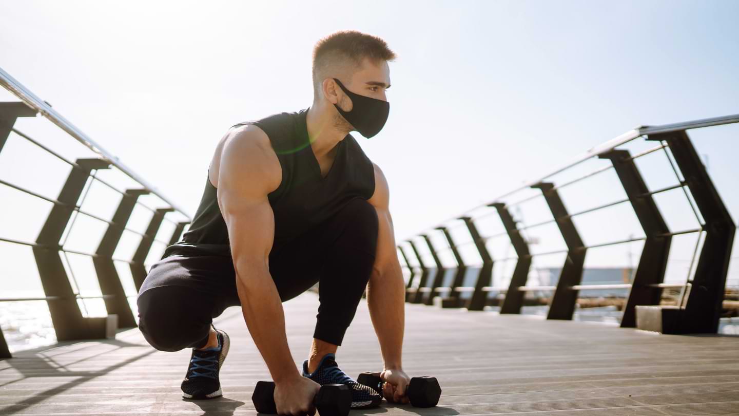 Decathlon commercialisera fin mai son masque pour favoriser la reprise du  sport en salle