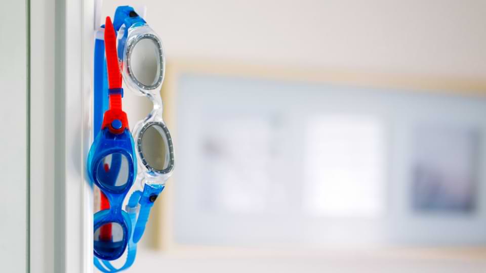 nettoyer lunette piscine