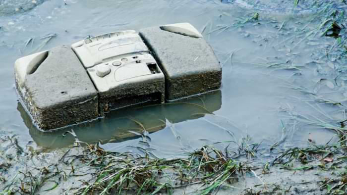 enceinte musique eau boue antichoc