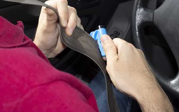 coupe ceinture voiture