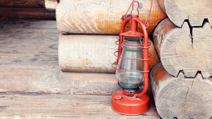vieille lampe tempete à pétrole