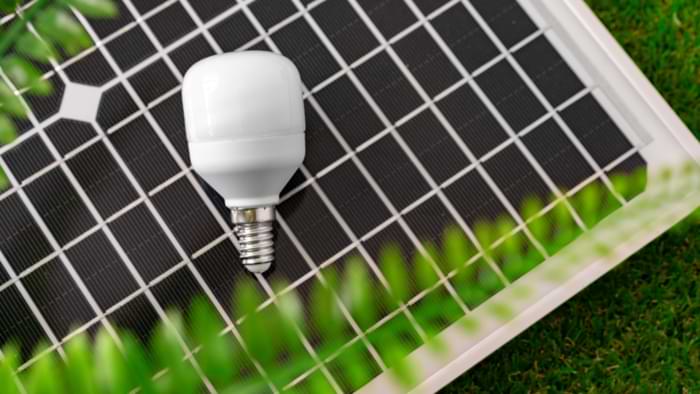 ampoule avec panneau solaire