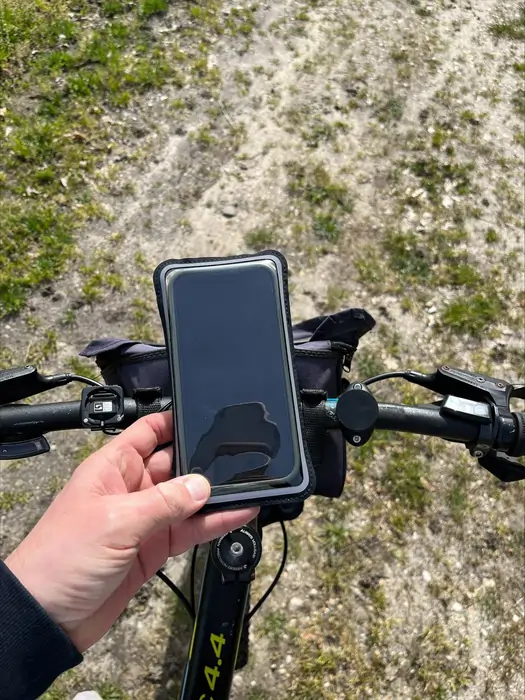 fixation magnétique smartphone balade VTT