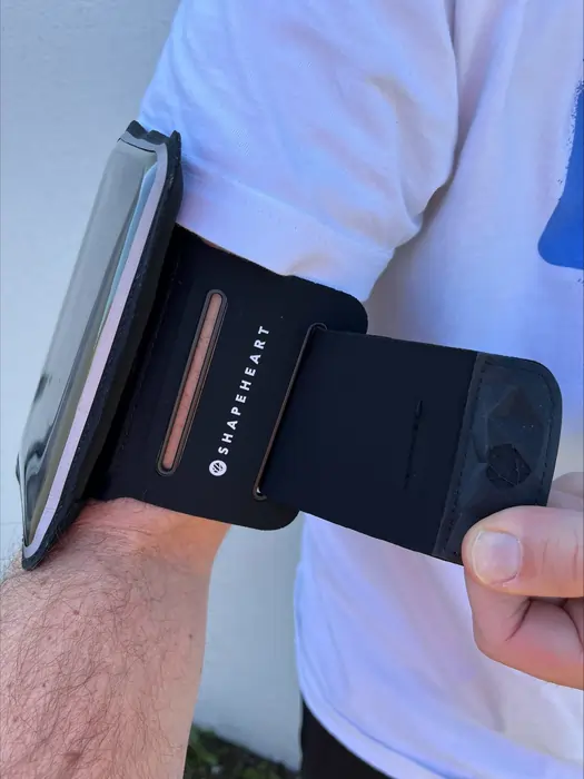 réglage brassard smartphone au bras