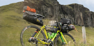 Tente pour bikepacking sur vélo